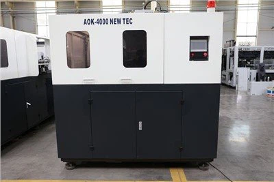 Automatický vyfukovací stroj 5 litrov